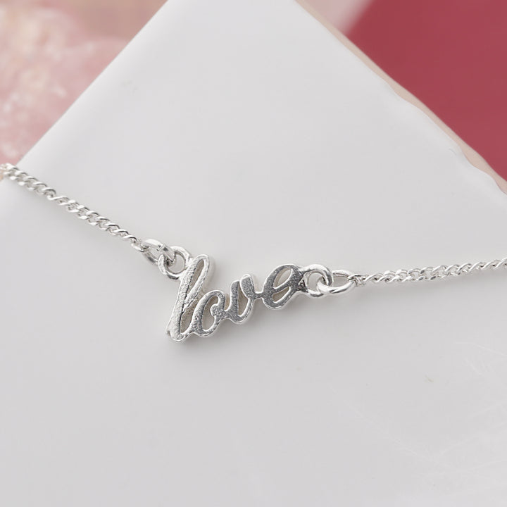 The Perfect Valentine’s Jewellery – A Guide to Finding the Perfect Gift for Your Loved One