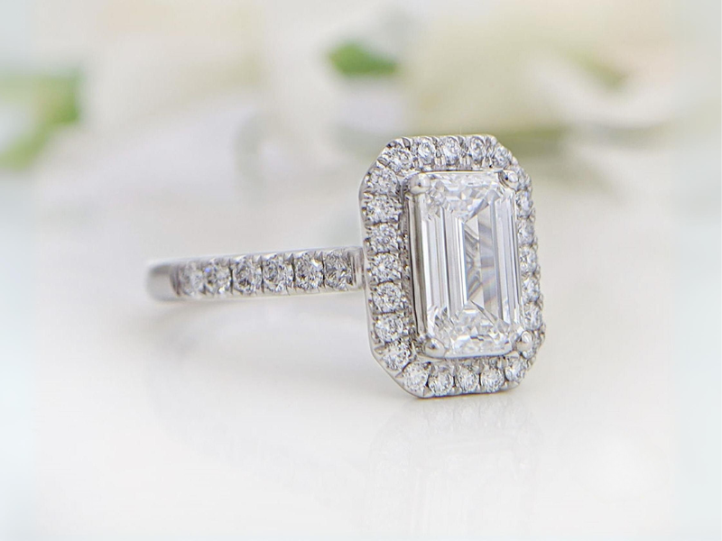 Emerald Cut Diamond Engagement Rings
