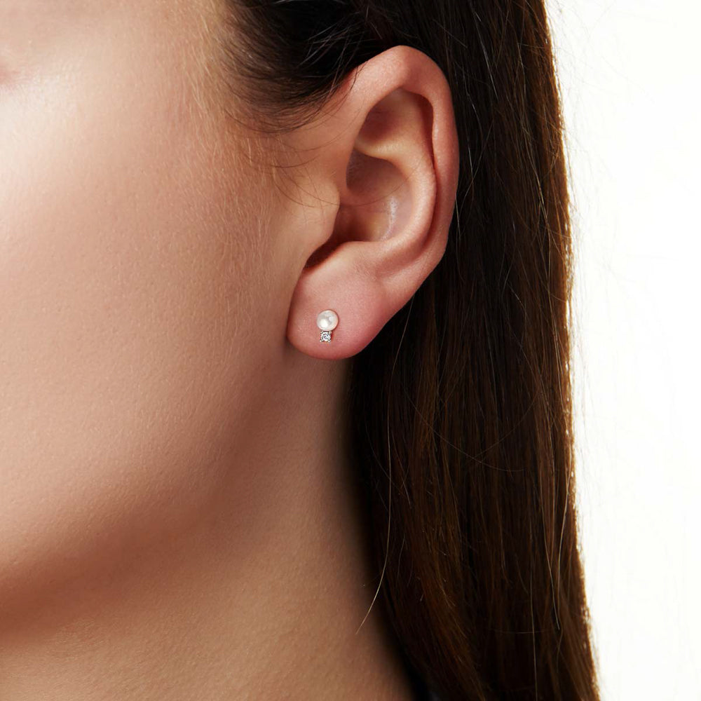 Yoko Trend Freshwater Pearl and Diamond 18ct Yellow Gold Stud Earrings