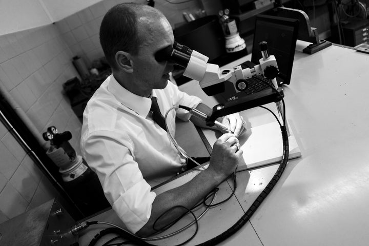 Our goldsmith working in the workshop