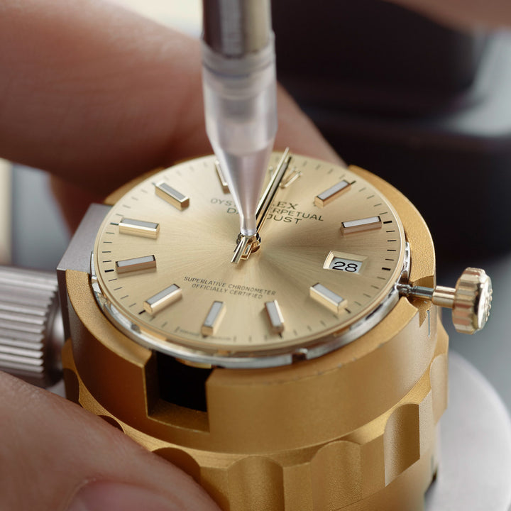 Rolex Servicing Procedure - casing of the movement