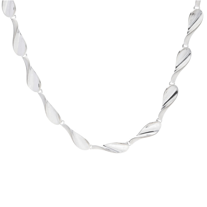 Graduated Curve Twisted Link Necklace